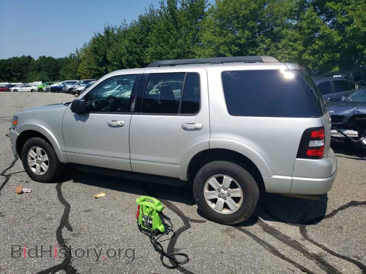 2010 FORD EXPLORER - VIN: 1FMEU7DE5AUB01890 - Фото 2