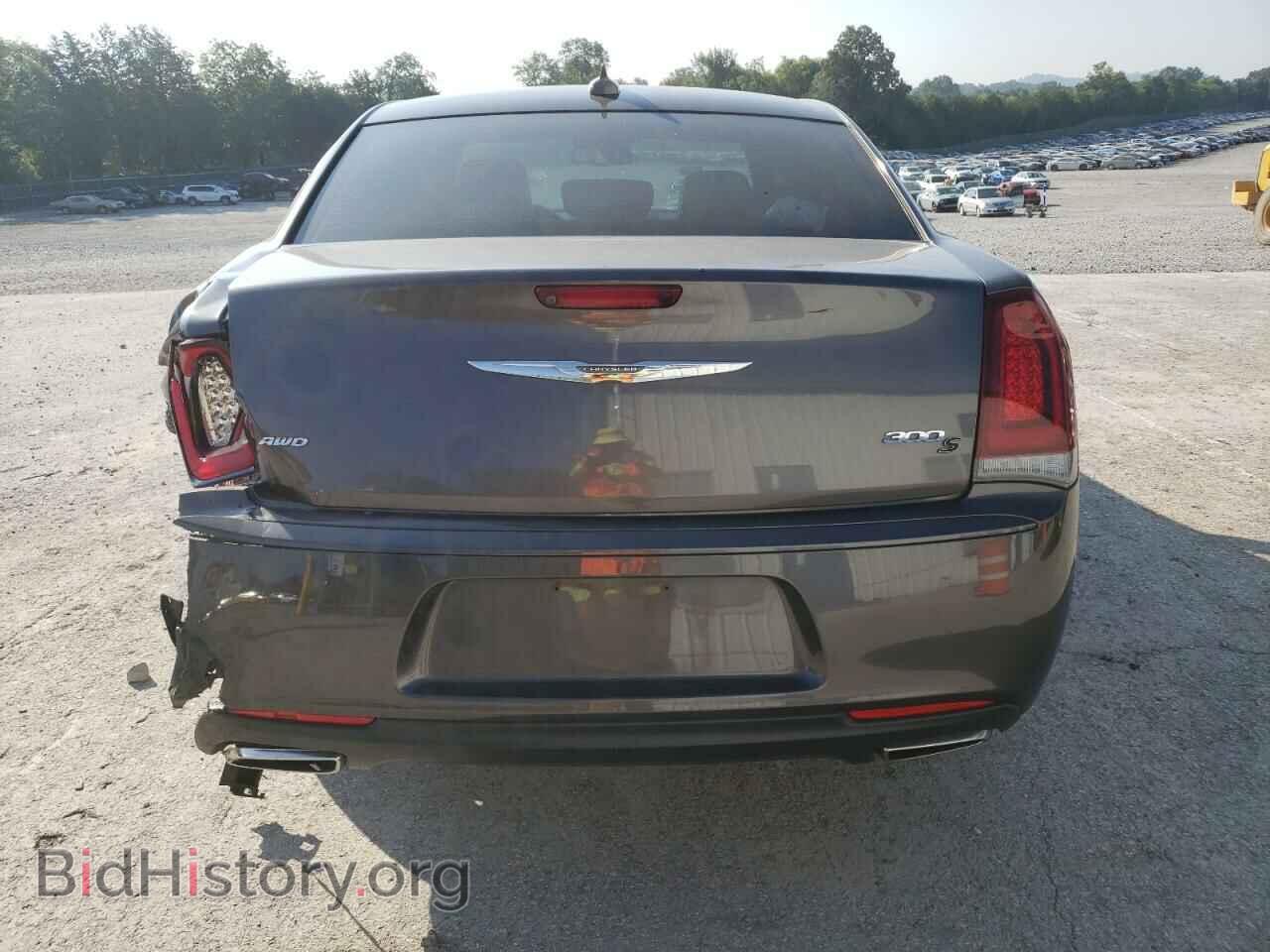 2019 CHRYSLER 300 - VIN: 2C3CCAGG0KH542599 - Фото 6