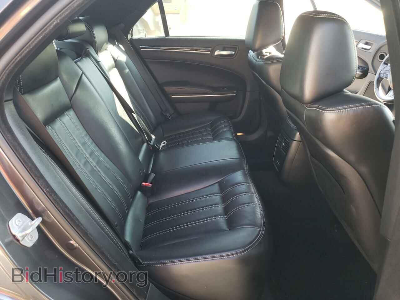 2019 CHRYSLER 300 - VIN: 2C3CCAGG0KH542599 - Фото 10