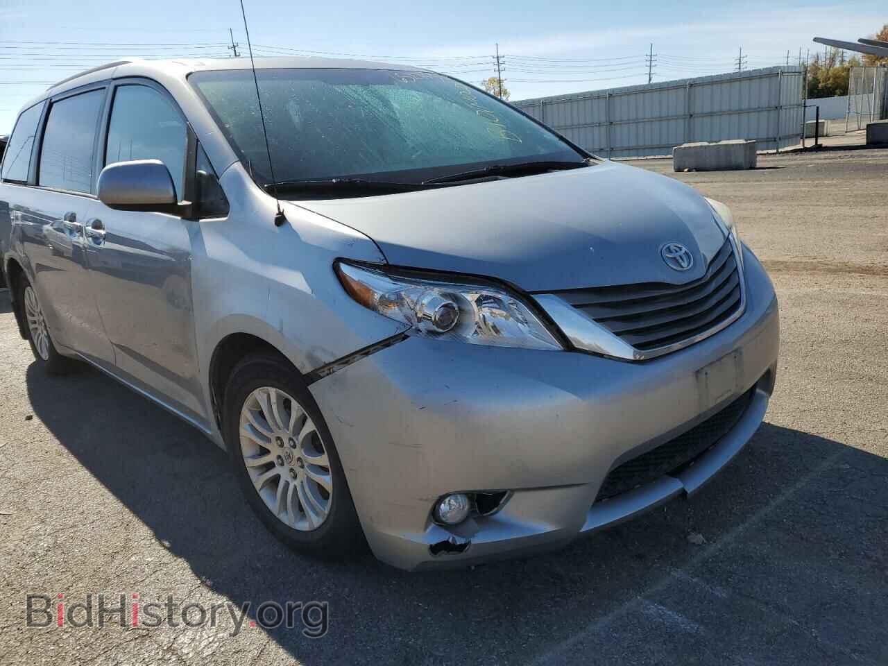 Фотография 5TDYK3DC0CS278806 - TOYOTA SIENNA 2012
