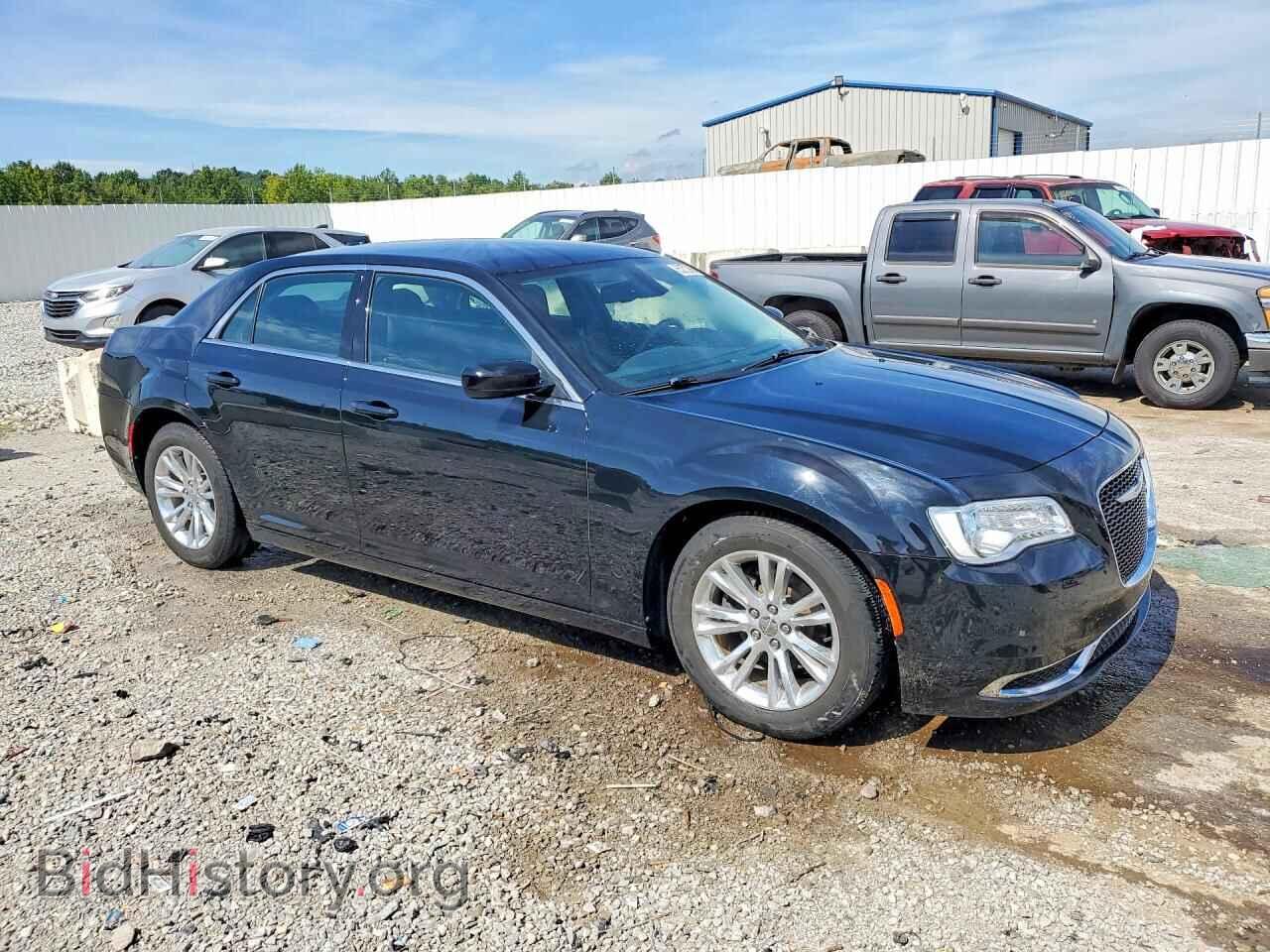 2019 CHRYSLER 300 - VIN: 2C3CCAAG2KH548011 - Фото 4