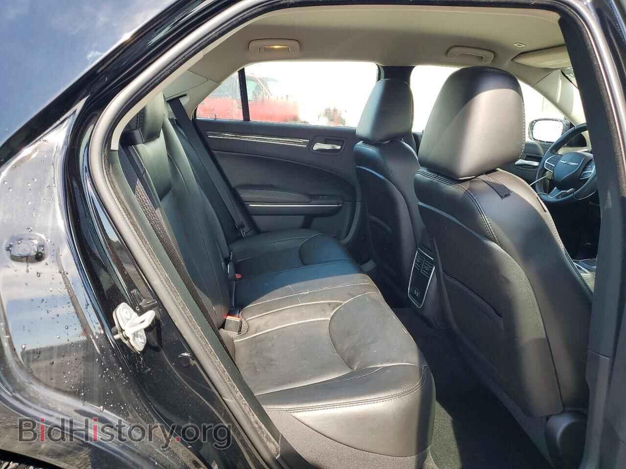 2019 CHRYSLER 300 - VIN: 2C3CCAAG2KH548011 - Фото 10