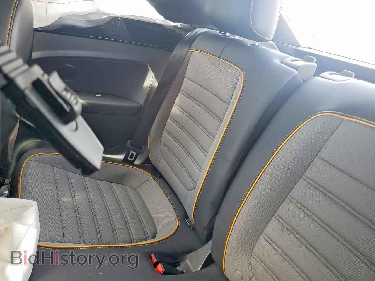 2018 VOLKSWAGEN BEETLE - VIN: 3VWSD7AT4JM711596 - Photo 10