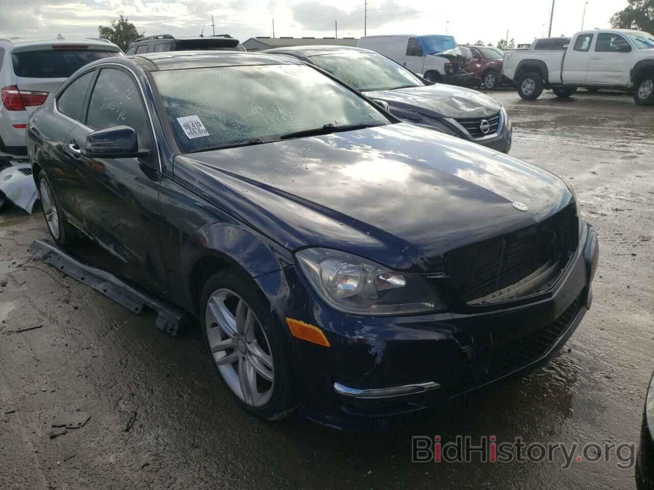 Photo WDDGJ4HB7CF746641 - MERCEDES-BENZ C-CLASS 2012