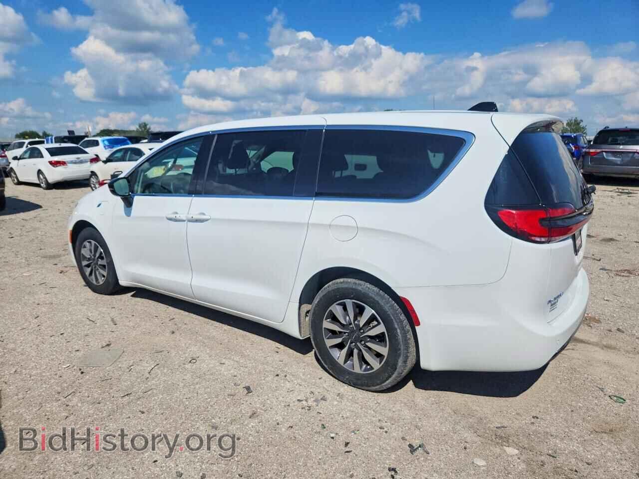 2024 CHRYSLER PACIFICA - VIN: 2C4RC1S72RR103907 - Photo 2