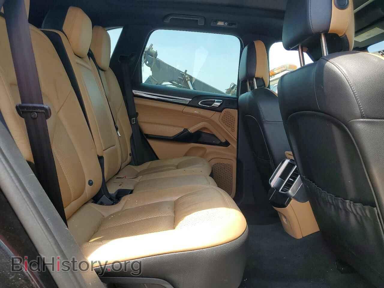 2016 PORSCHE CAYENNE - VIN: WP1AA2A27GKA13371 - Photo 11