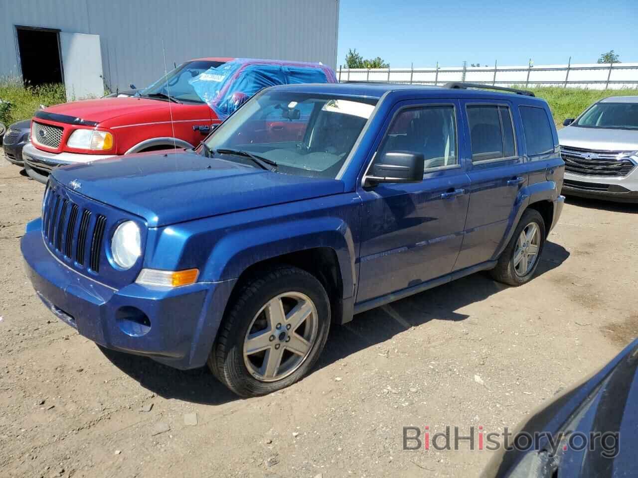 Фотография 1J4NT2GB7AD573885 - JEEP PATRIOT 2010