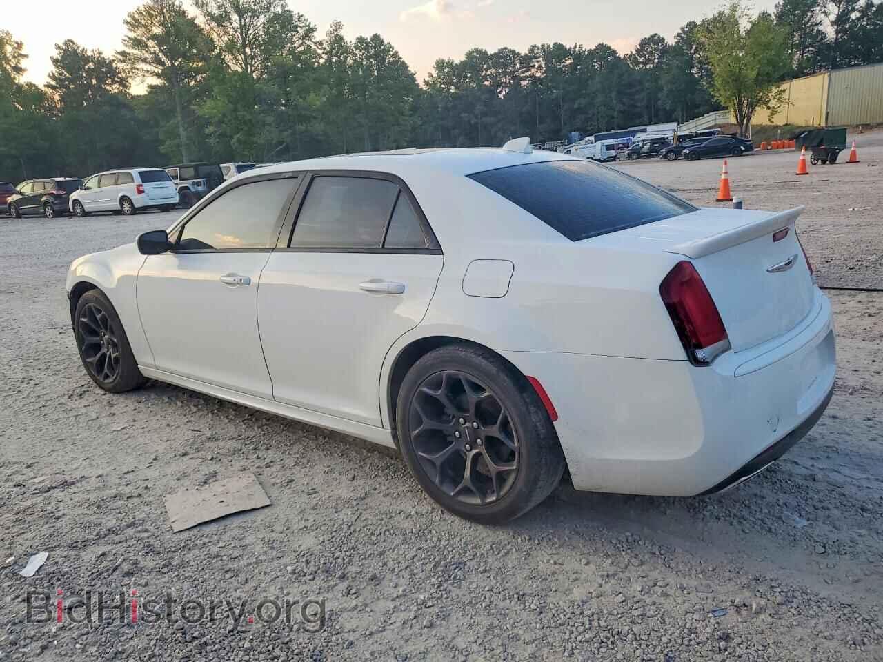 2020 CHRYSLER 300 - VIN: 2C3CCABT8LH180656 - Photo 2