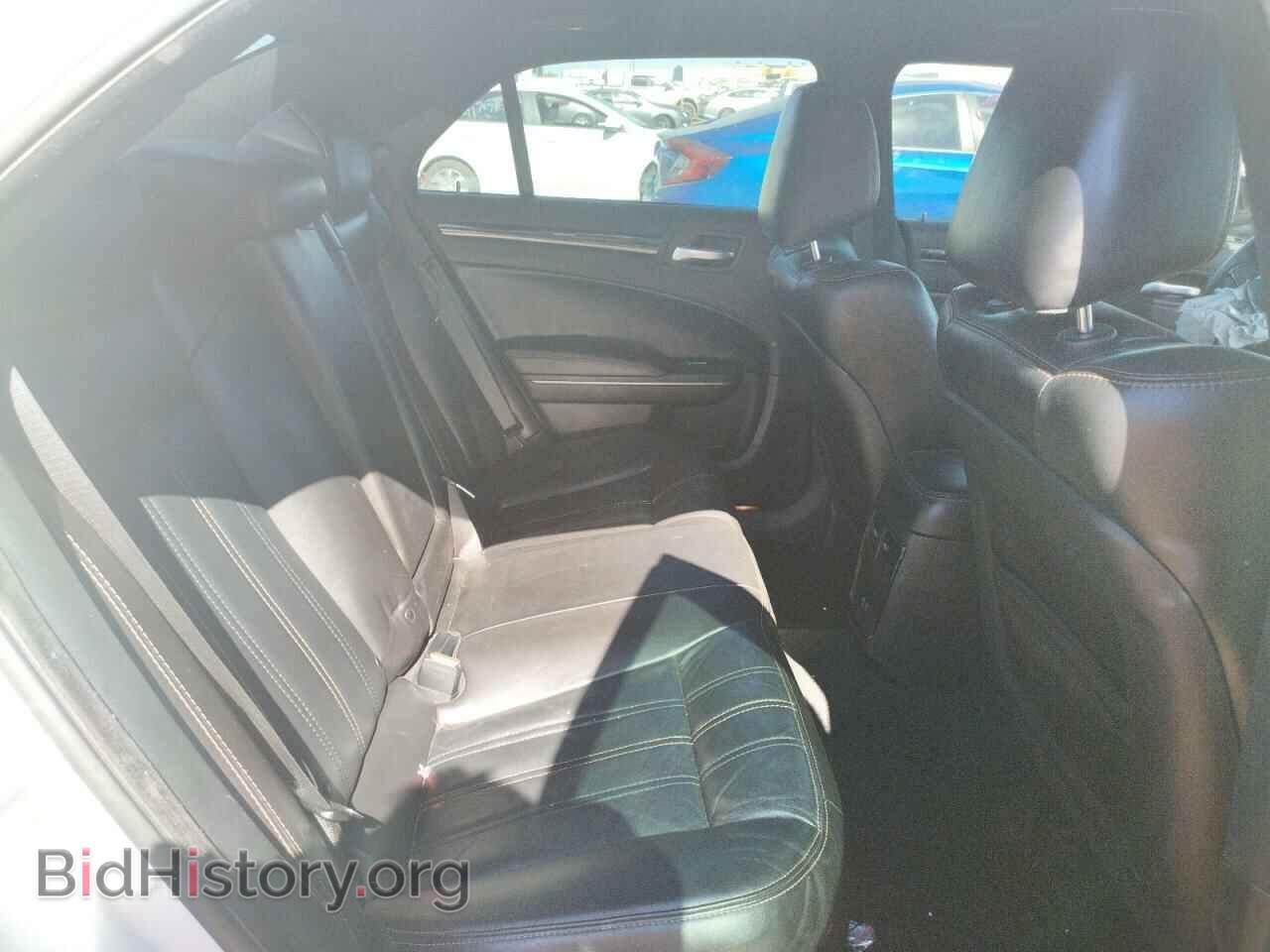 2019 CHRYSLER 300 - VIN: 2C3CCABT6KH581086 - Фото 6