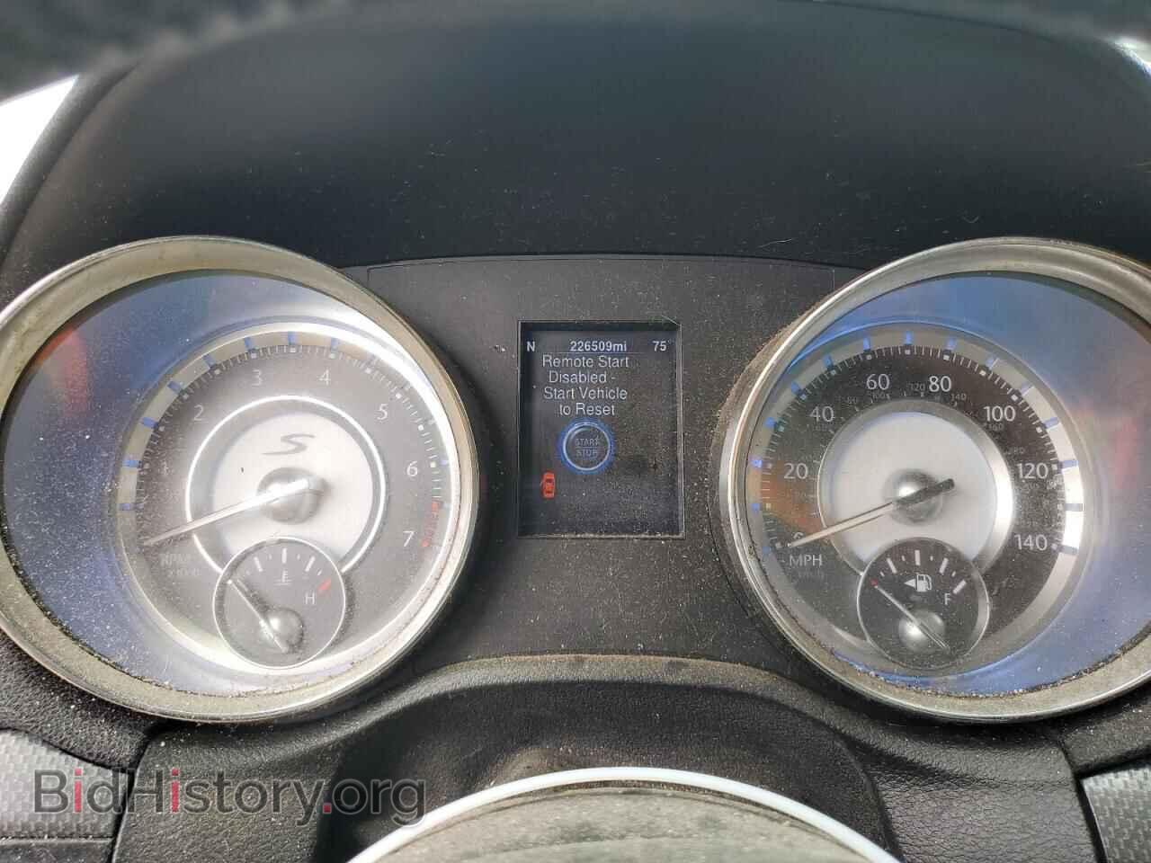 2014 CHRYSLER 300 - VIN: 2C3CCAGG8EH273434 - Фото 9