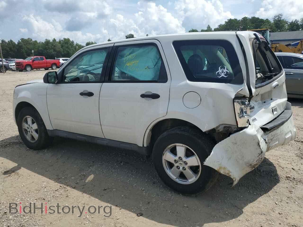 2011 FORD ESCAPE - VIN: 1FMCU0C77BKA09274 - Photo 2