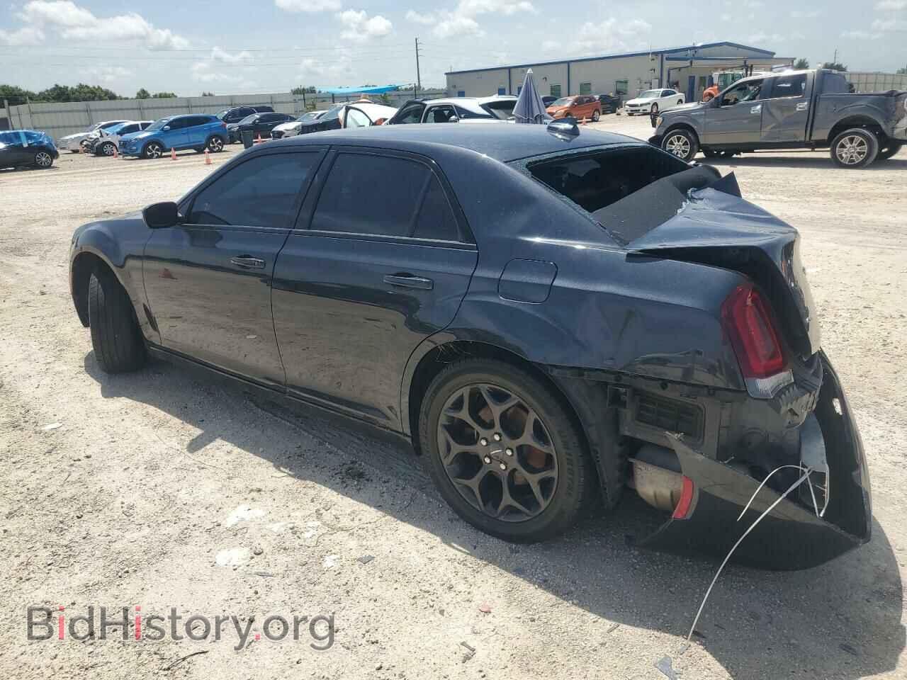 2019 CHRYSLER 300 - VIN: 2C3CCAGG4KH538331 - Фото 2