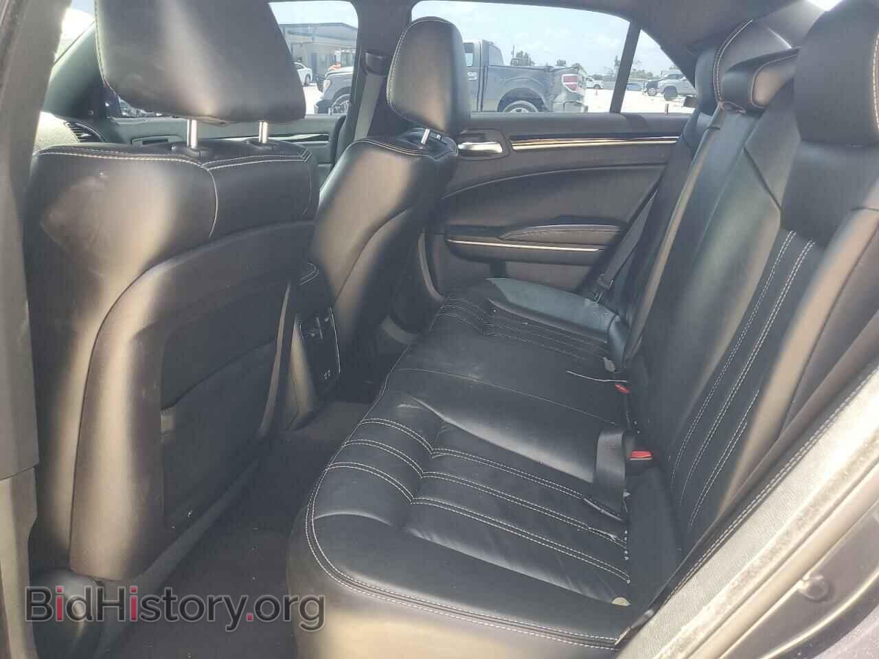 2019 CHRYSLER 300 - VIN: 2C3CCAGG4KH538331 - Фото 10