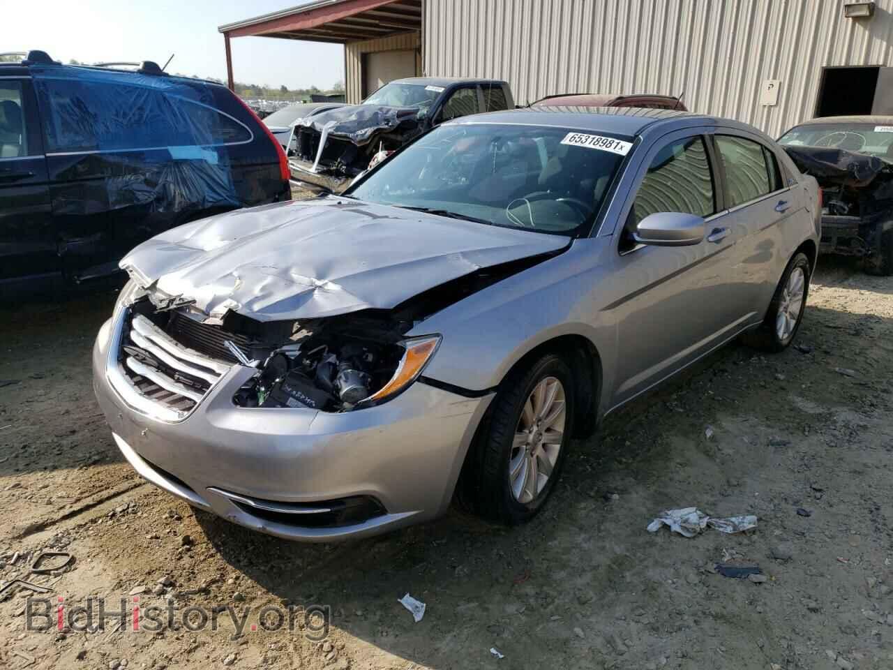 2013 CHRYSLER 200 - VIN: 1C3CCBBB1DN579849 - Фото 2