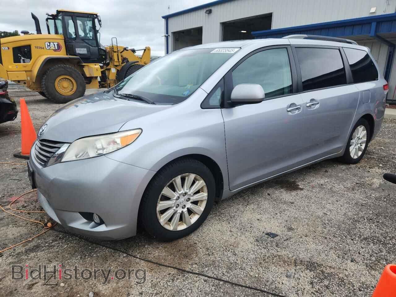 Photo 5TDDK3DC6BS017418 - TOYOTA All Models 2011