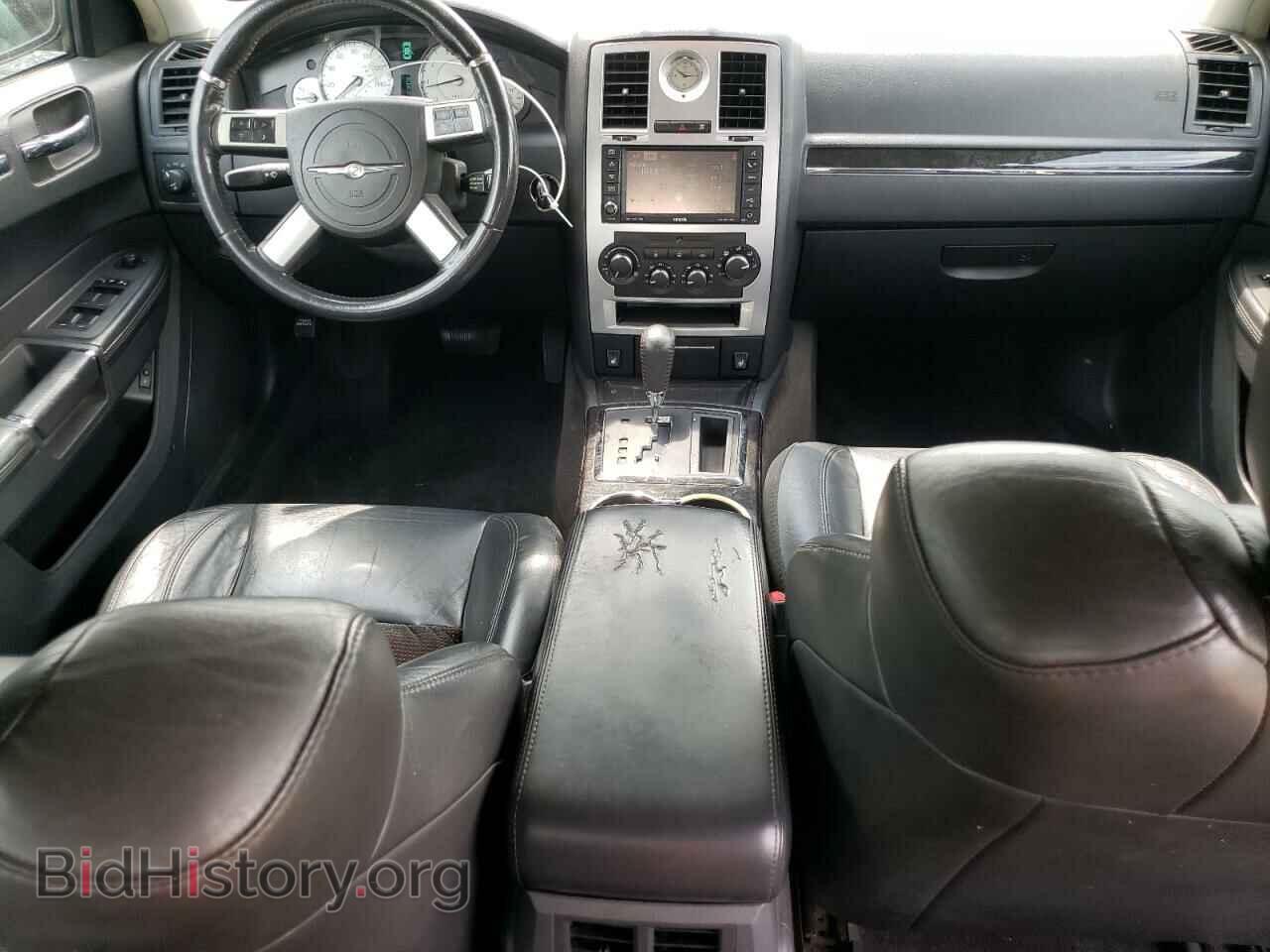 2010 CHRYSLER 300 - VIN: 2C3CA9CT6AH266161 - Фото 8