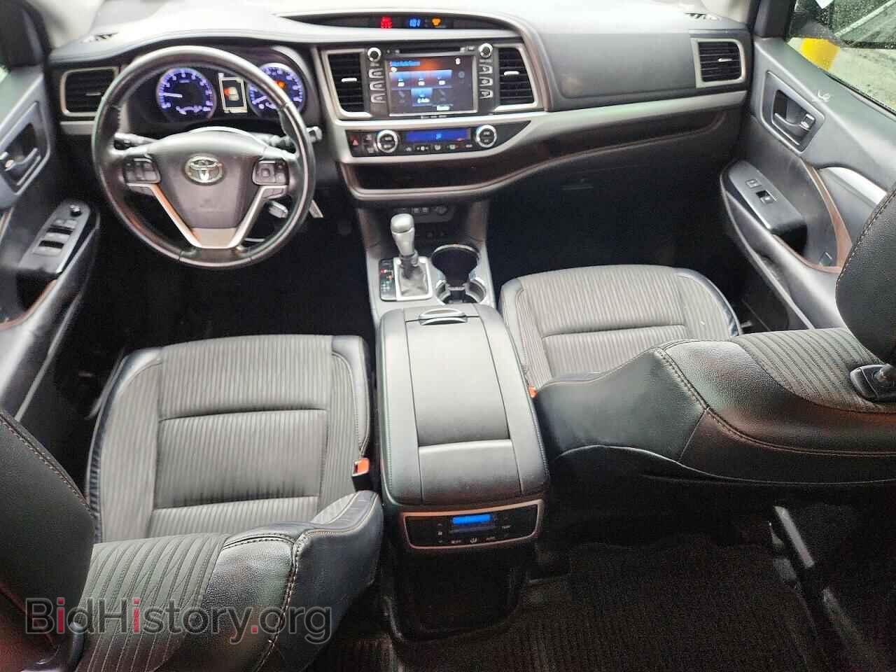 2018 TOYOTA HIGHLANDER - VIN: 5TDBZRFH4JS915108 - Фото 8