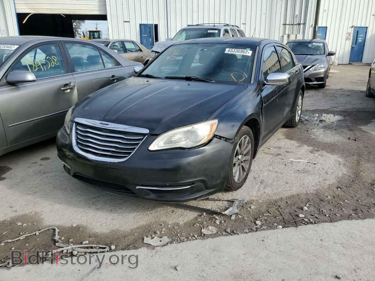 2011 CHRYSLER 200 - VIN: 1C3BC4FB9BN521521 - Фото 2