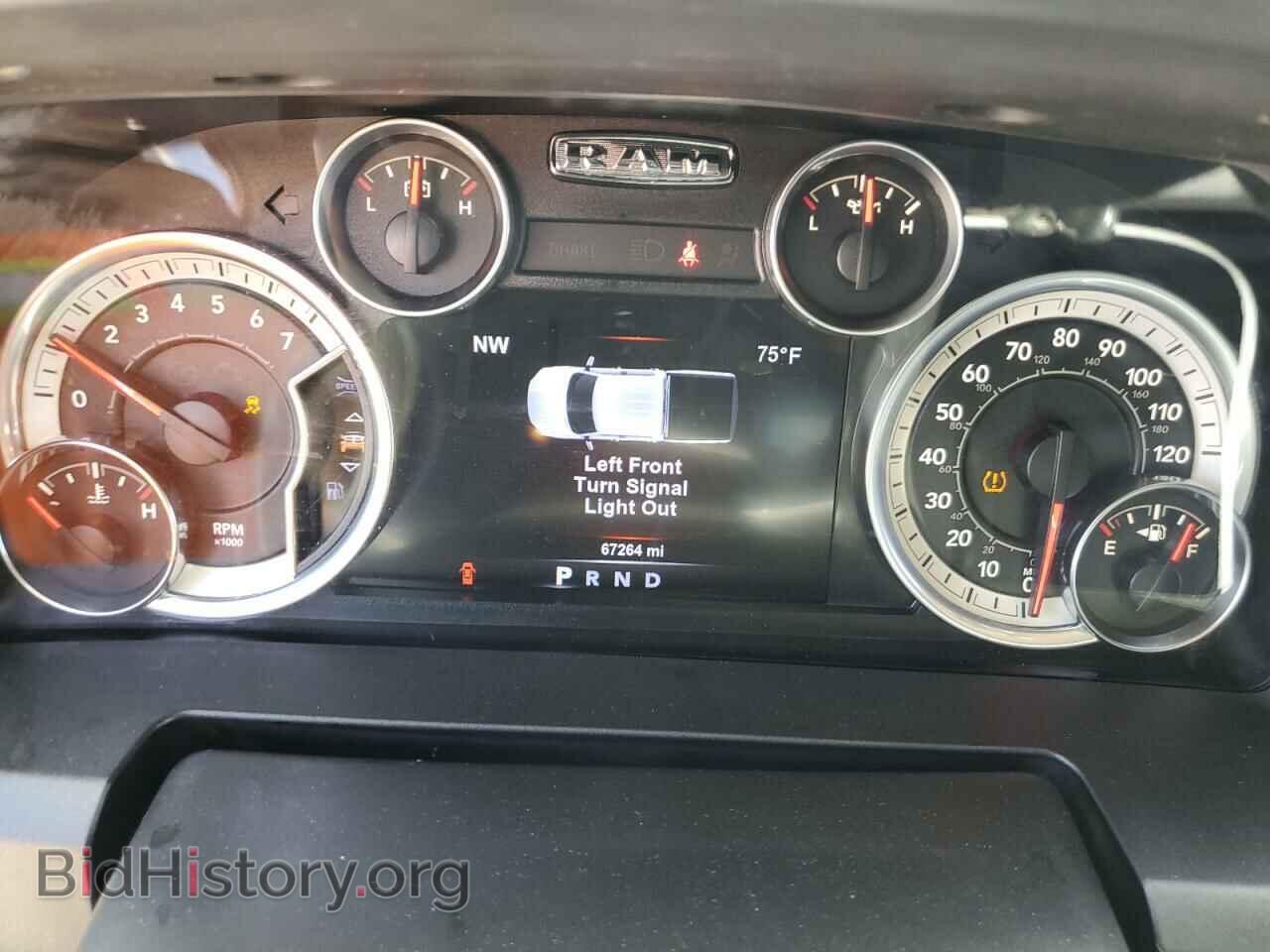 2017 RAM 1500 - VIN: 3C6RR6LT5HG604650 - Фото 9