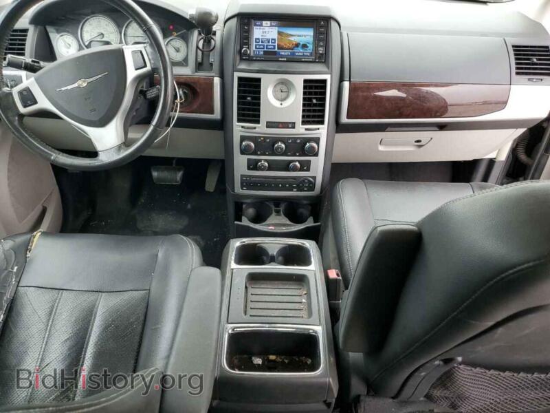 2010 Chrysler MINIVAN (VIN 2A4RR8DX5AR449484) — photo 8 of 13
