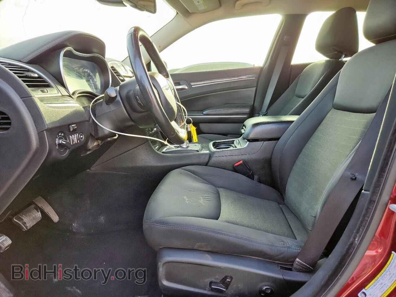 2019 CHRYSLER 300 - VIN: 2C3CCAAG6KH610221 - Фото 7