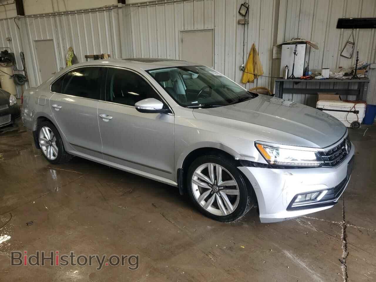 2017 VOLKSWAGEN PASSAT - VIN: 1VWCT7A32HC039136 - Фото 4