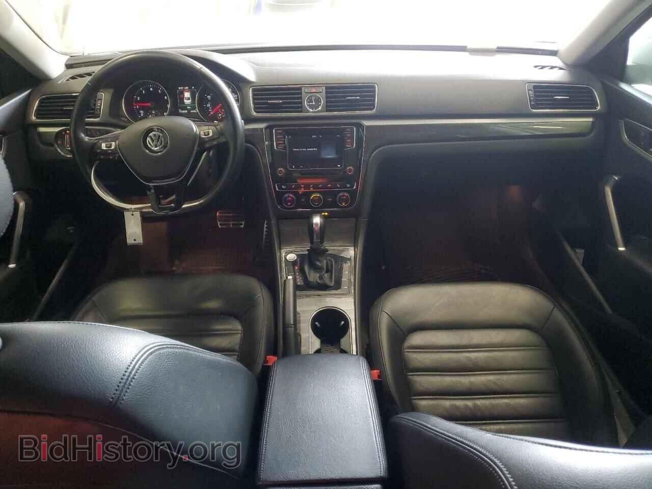 2017 VOLKSWAGEN PASSAT - VIN: 1VWCT7A32HC039136 - Фото 8