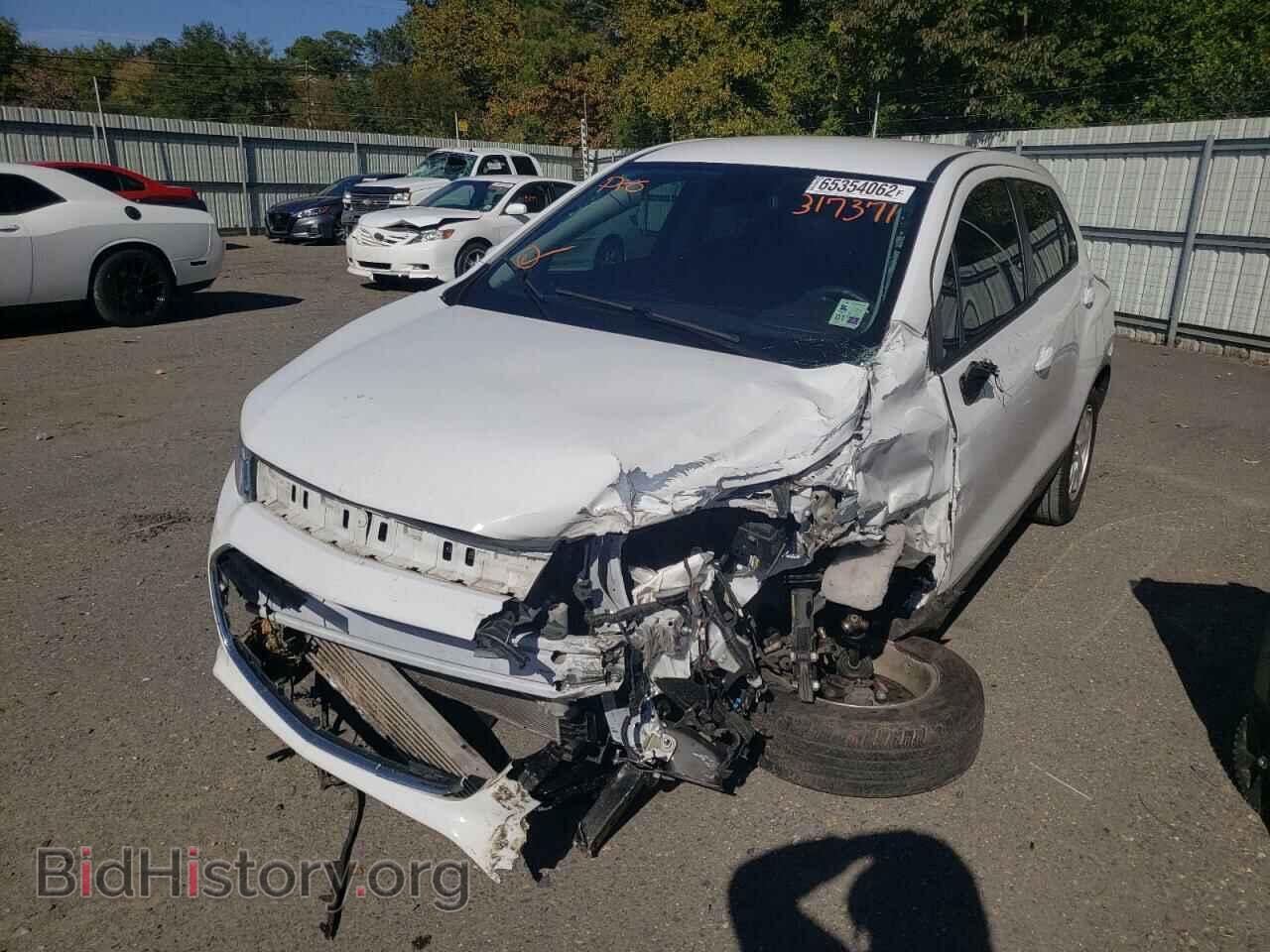 2019 CHEVROLET TRAX - VIN: 3GNCJNSB3KL317371 - Photo 2