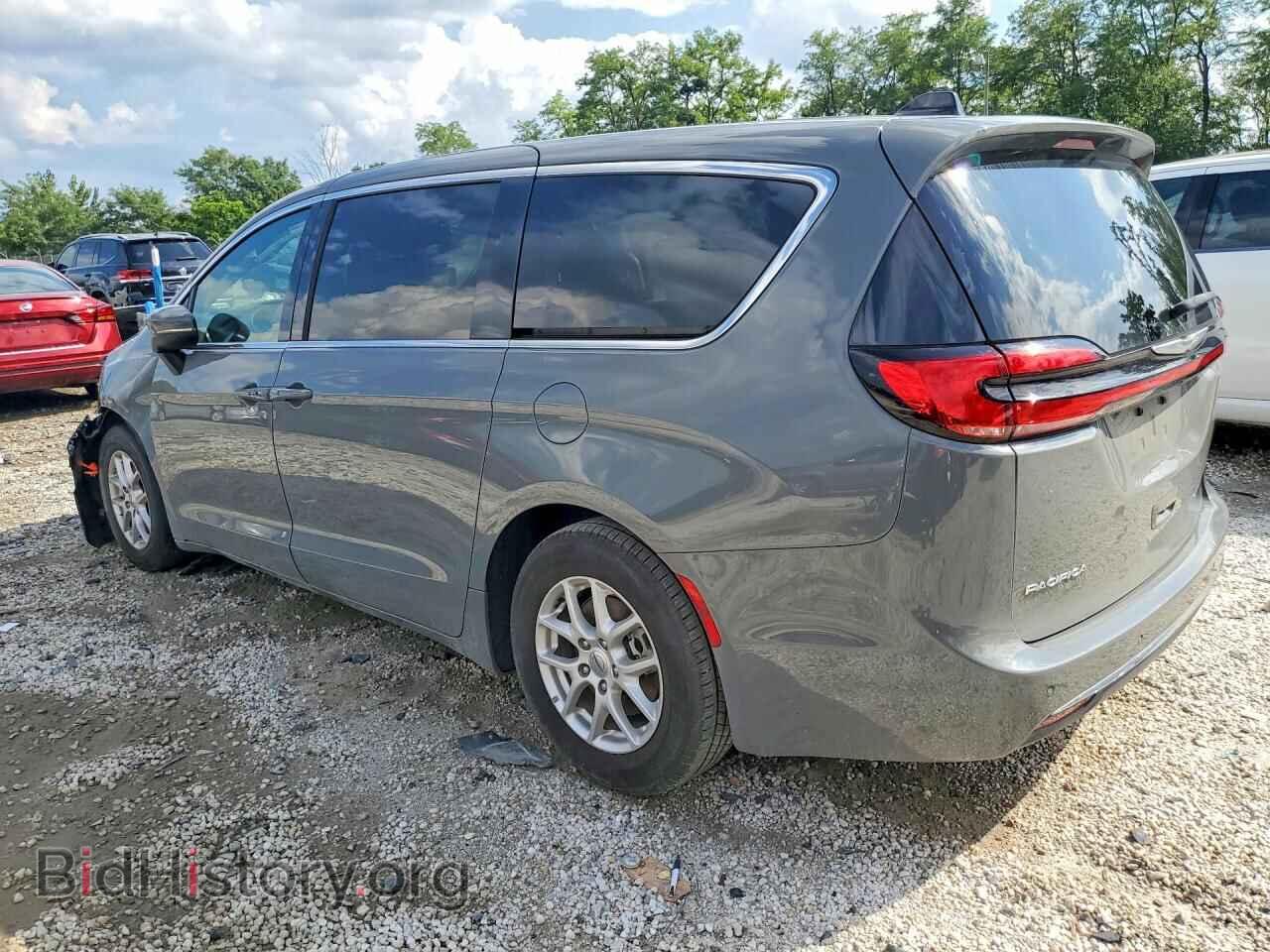 2023 CHRYSLER PACIFICA - VIN: 2C4RC1BG0PR552113 - Photo 2