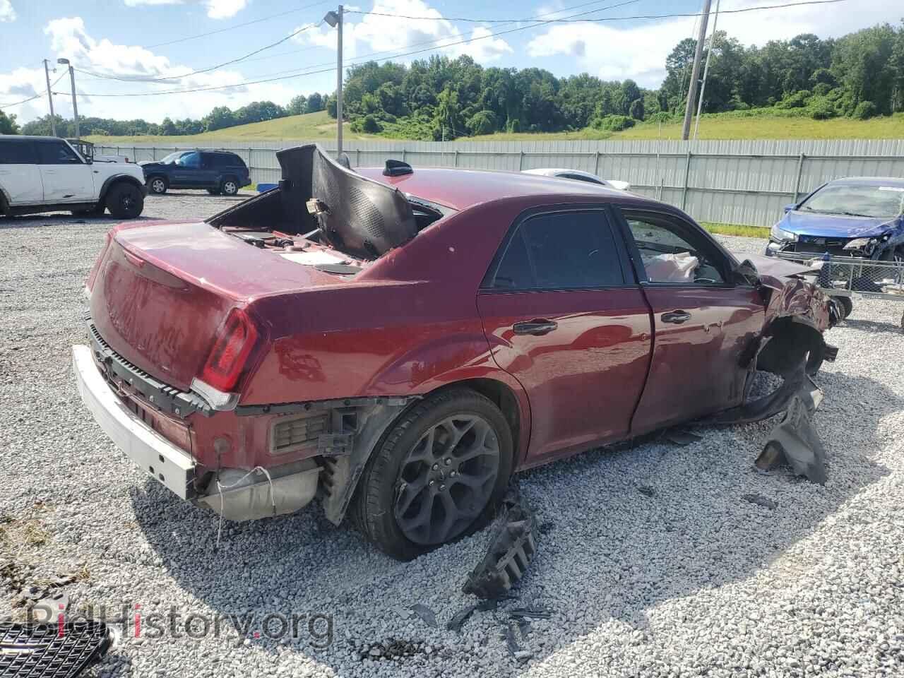 2019 CHRYSLER 300 - VIN: 2C3CCAAG6KH740645 - Фото 3