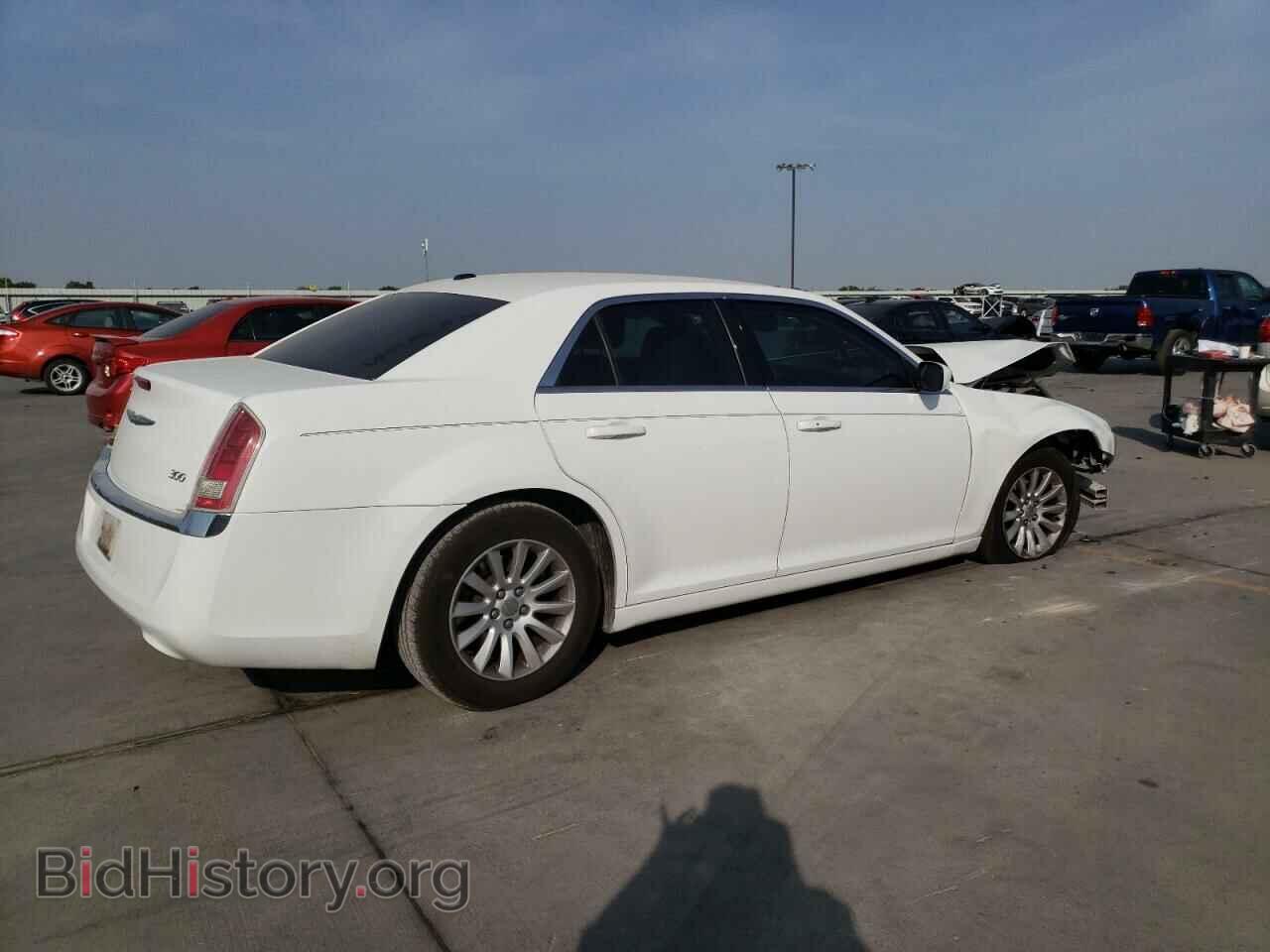 2013 CHRYSLER 300 - VIN: 2C3CCAAG2DH532930 - Фото 3