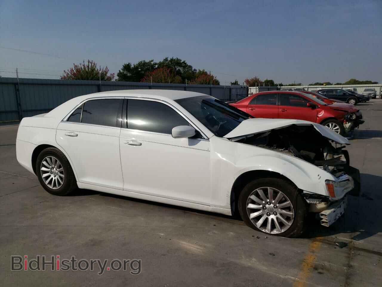 2013 CHRYSLER 300 - VIN: 2C3CCAAG2DH532930 - Фото 4