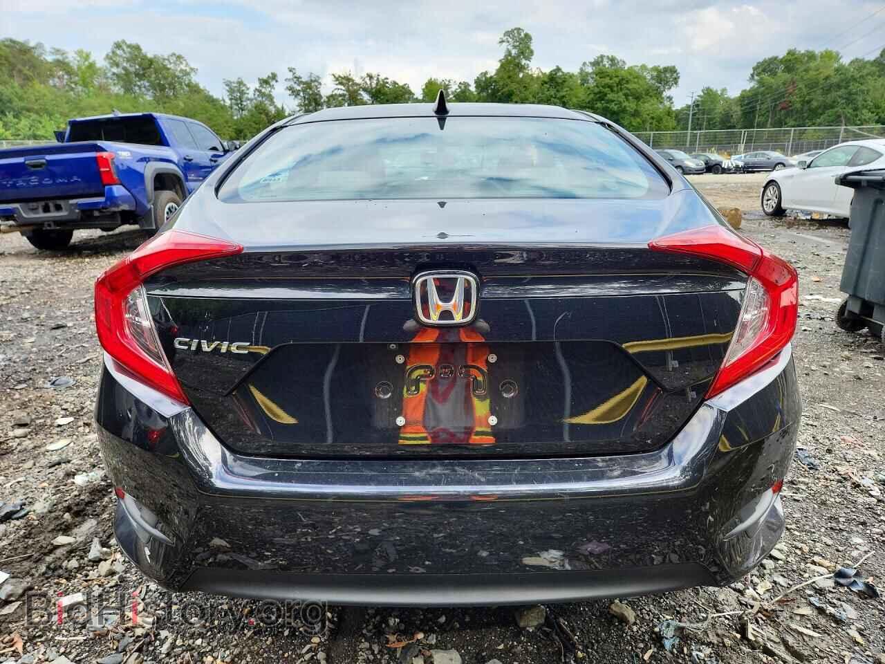 2017 HONDA CIVIC - VIN: 2HGFC2F72HH530691 - Фото 6