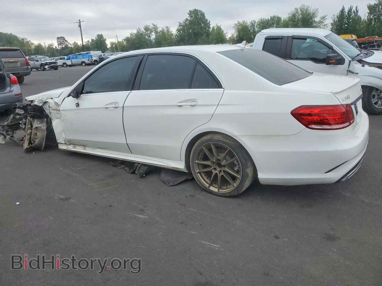 2014 MERCEDES-BENZ E-CLASS - VIN: WDDHF5KB1EA796357 - Фото 2