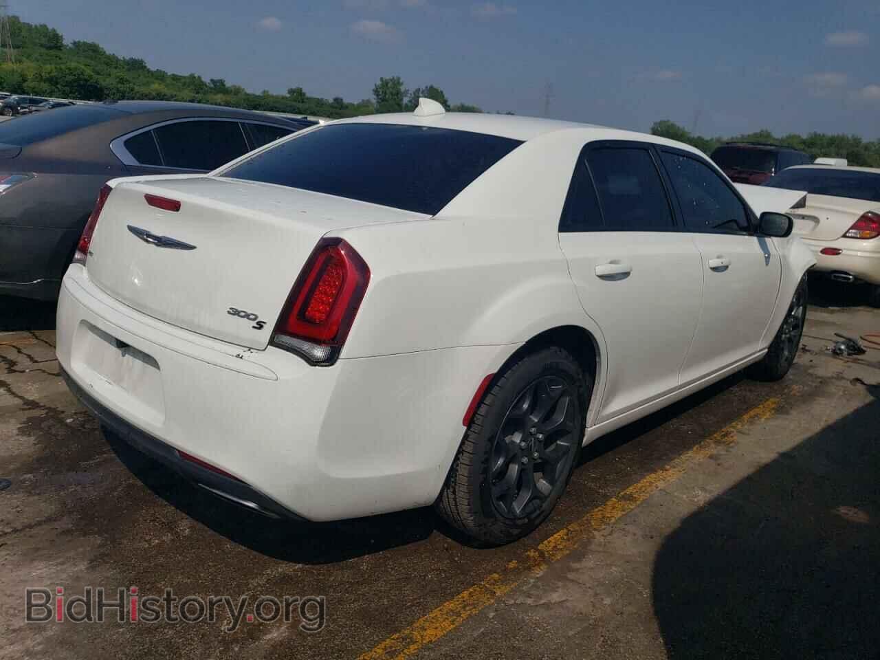 2019 CHRYSLER 300 - VIN: 2C3CCAGG0KH648843 - Фото 3