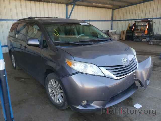 Photo 5TDYK3DC7BS151632 - TOYOTA SIENNA 2011