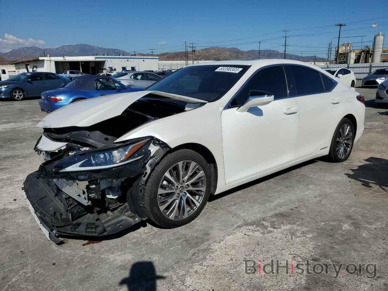 Photo 58AD21B13LU010997 - LEXUS ES300 2020