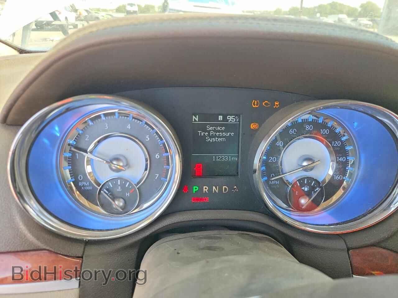2011 Chrysler 300 (VIN 2C3CA6CT6BH559512) — фото 9 из 15