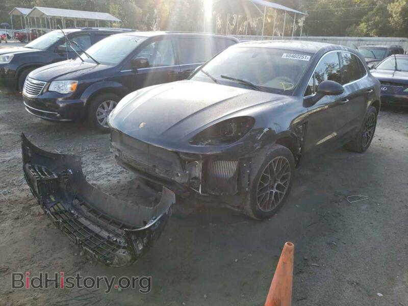 2016 Porsche MACAN (VIN WP1AB2A52GLB47514) — photo 2 of 10