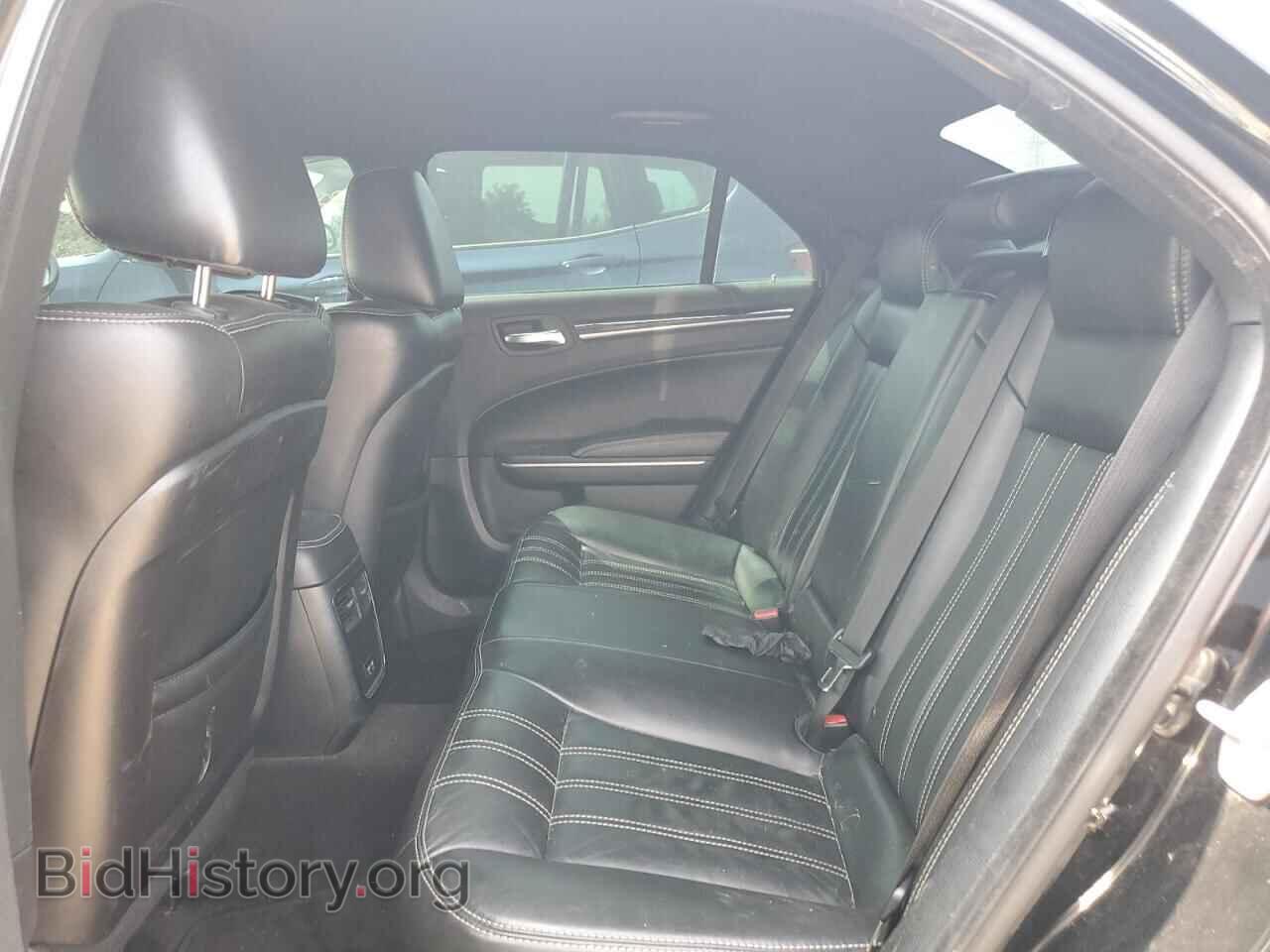 2019 CHRYSLER 300 - VIN: 2C3CCABG8KH535973 - Фото 10