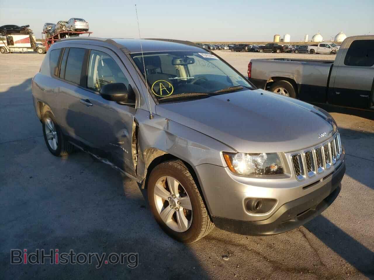 Photo 1C4NJCBA3HD147492 - JEEP COMPASS 2017
