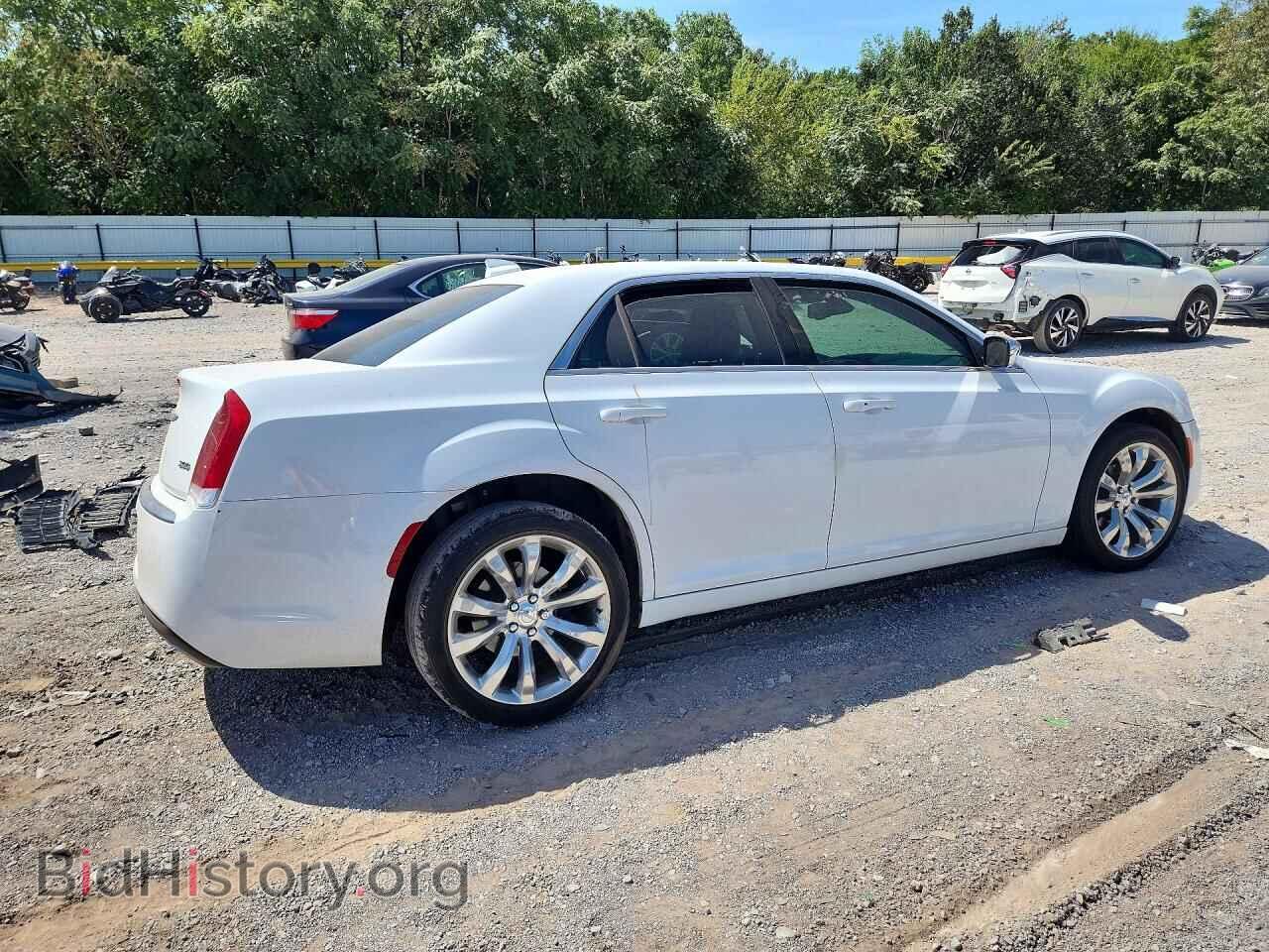 2019 CHRYSLER 300 - VIN: 2C3CCAAGXKH610416 - Фото 3