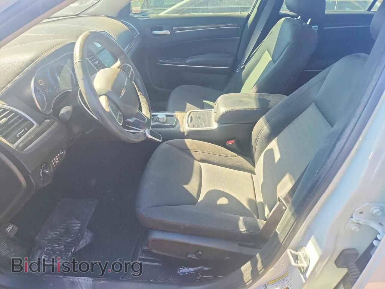 2019 CHRYSLER 300 - VIN: 2C3CCAAGXKH610416 - Фото 7