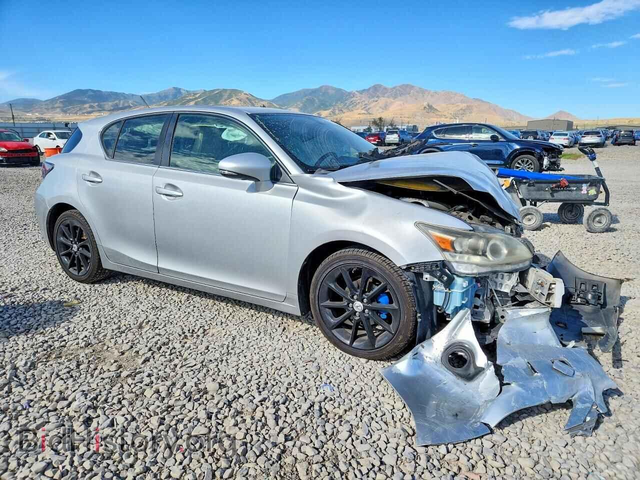 2011 LEXUS CT 200 - VIN: JTHKD5BH2B2010869 - Photo 4