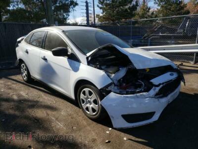 2016 Ford FOCUS Focus S, white — VIN 1FADP3E24GL257895, Copart