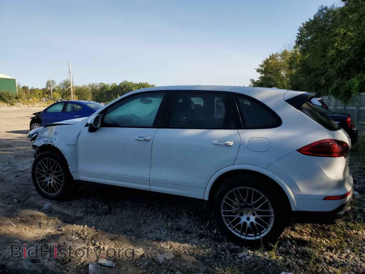2017 PORSCHE CAYENNE - VIN: WP1AE2A23HLA68769 - Фото 2