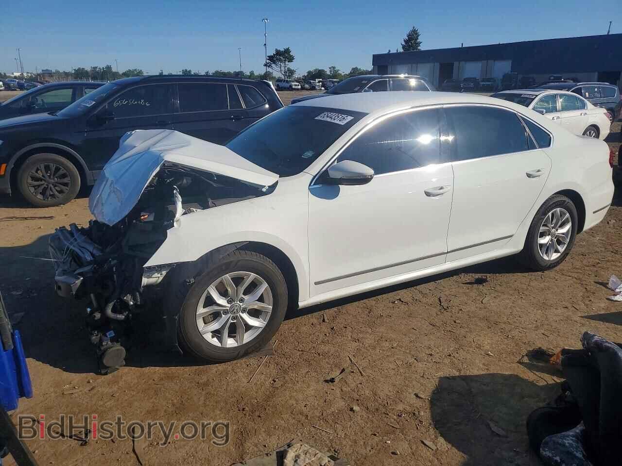 Фотография 1VWAT7A37HC077601 - VOLKSWAGEN PASSAT 2017