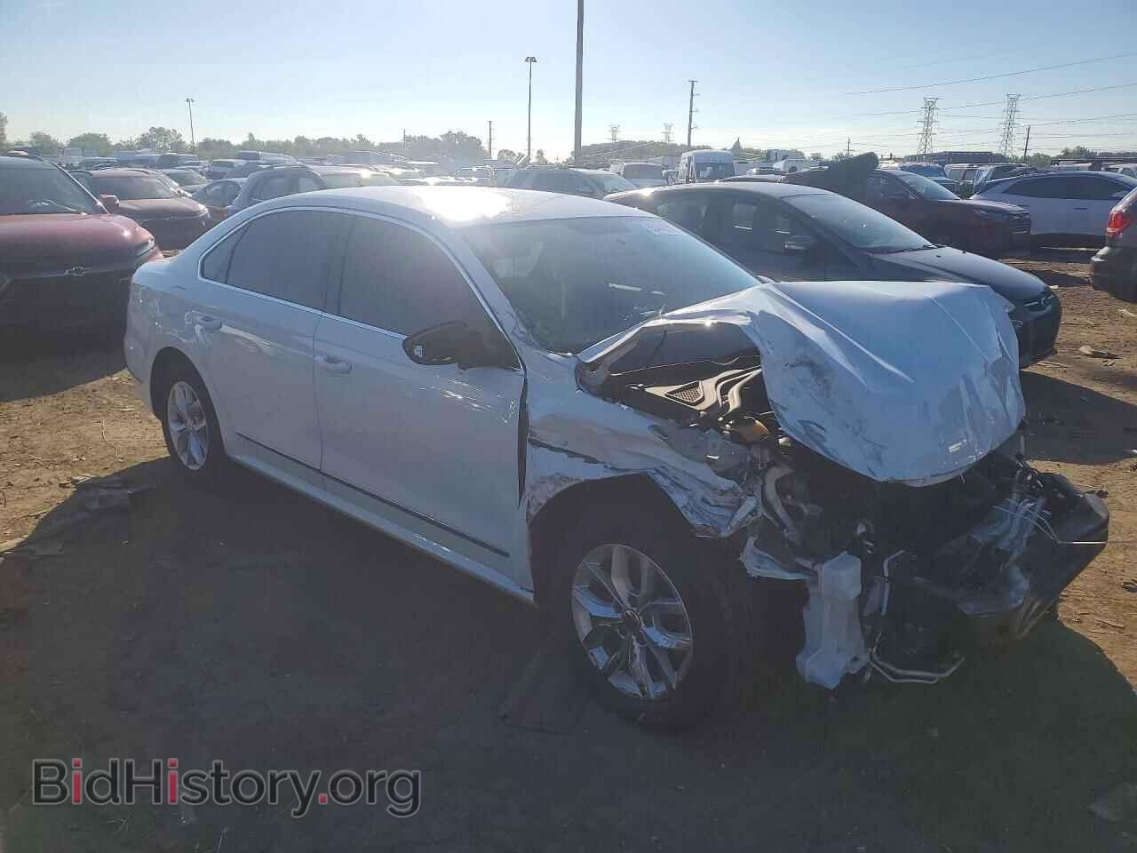 2017 VOLKSWAGEN PASSAT - VIN: 1VWAT7A37HC077601 - Photo 4