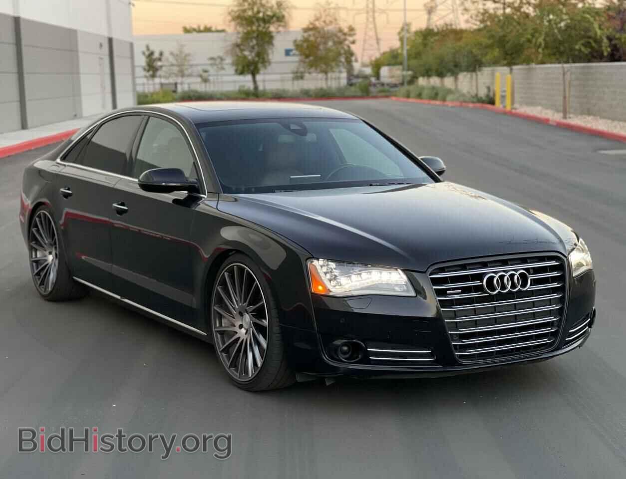 Photo WAUAVAFD1BN023084 - AUDI A8 2011