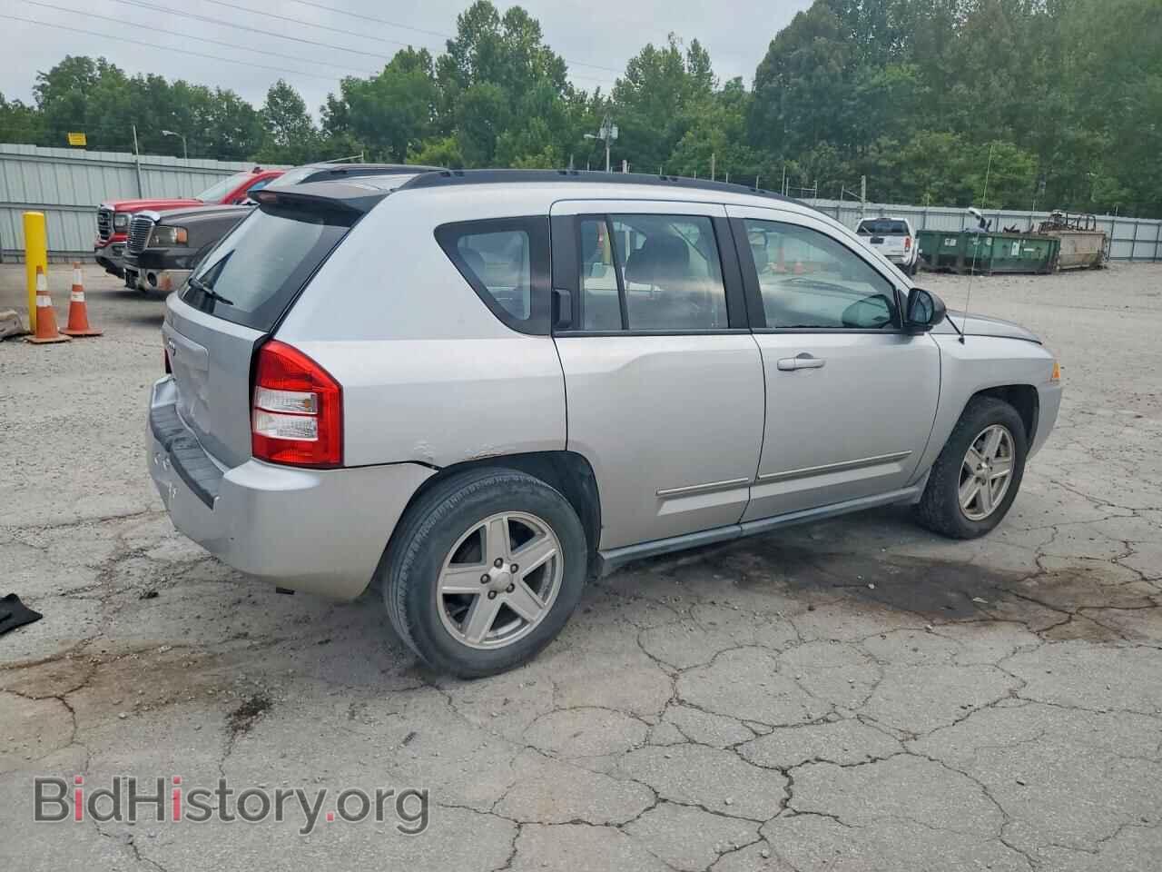 2010 JEEP COMPASS - VIN: 1J4NT4FB6AD589704 - Фото 3
